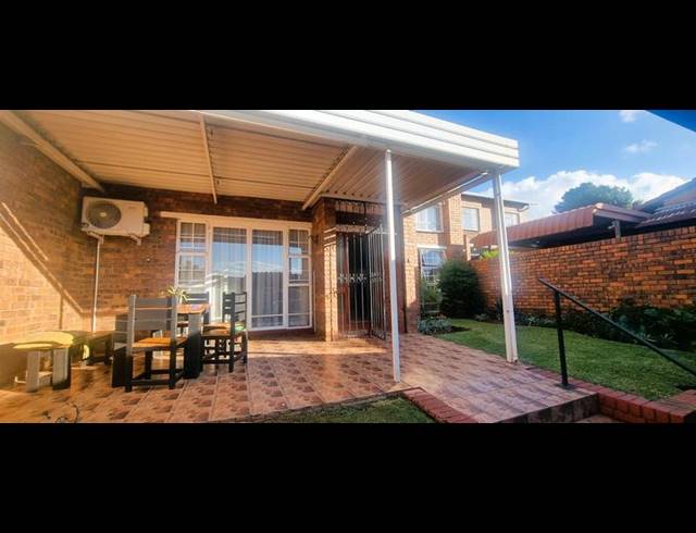 3 BEDROOM TOWNHOUSE FOR SALE IN ZWARTKOP